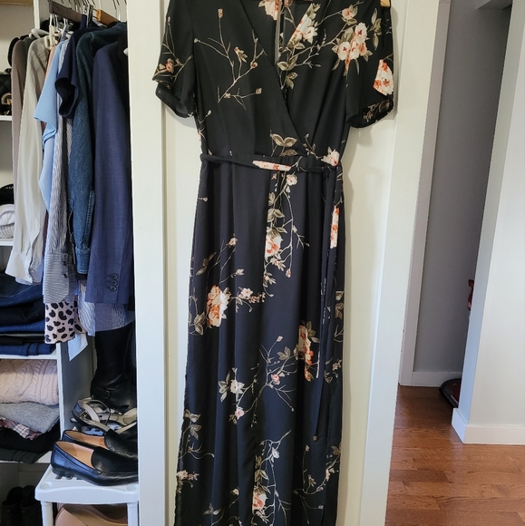 Peek a Boo Maxi Dress - Picture 3 of 6